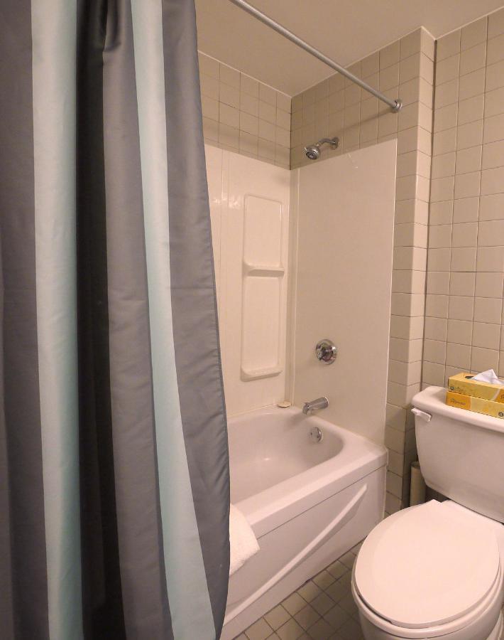Roadking Inns Motel Calgary Zewnętrze zdjęcie
