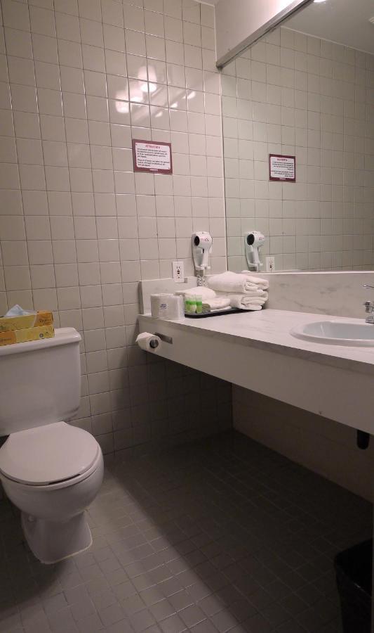 Roadking Inns Motel Calgary Zewnętrze zdjęcie
