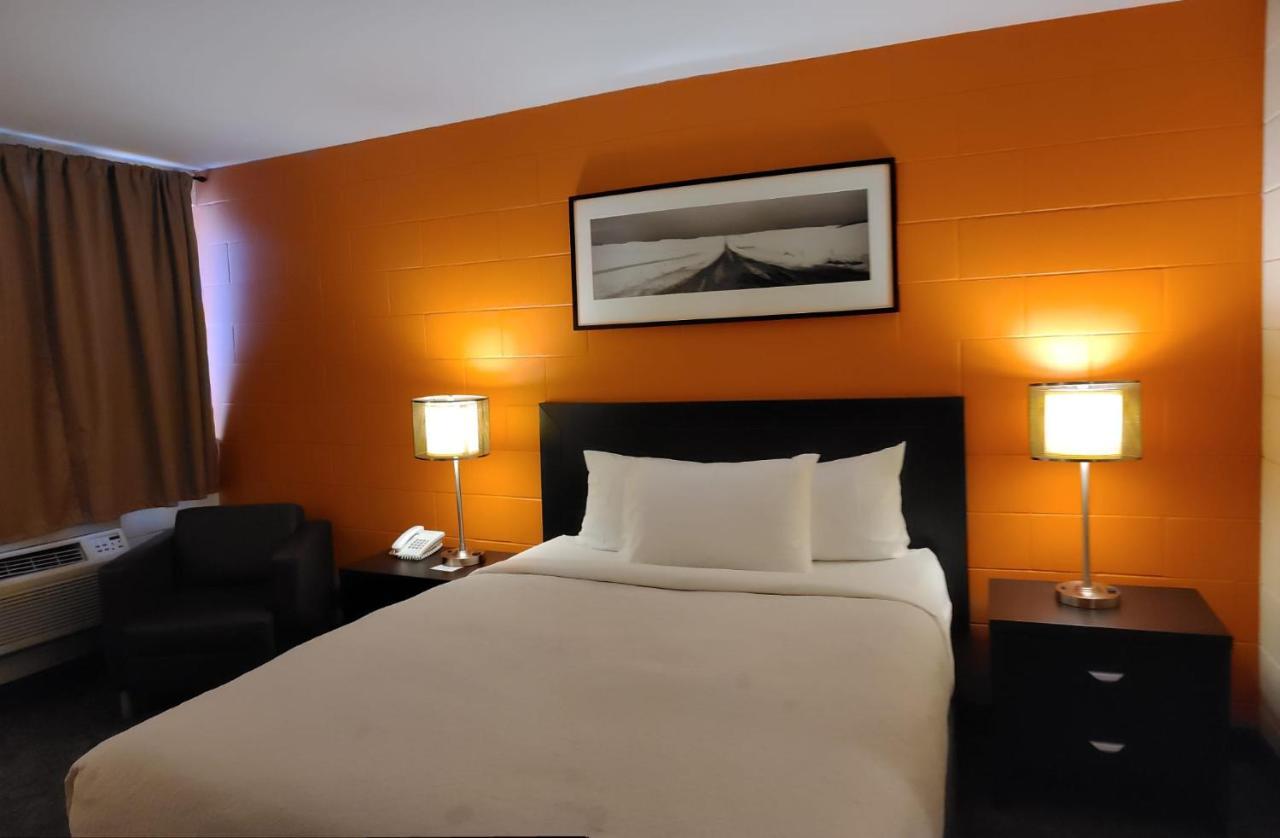 Roadking Inns Motel Calgary Zewnętrze zdjęcie