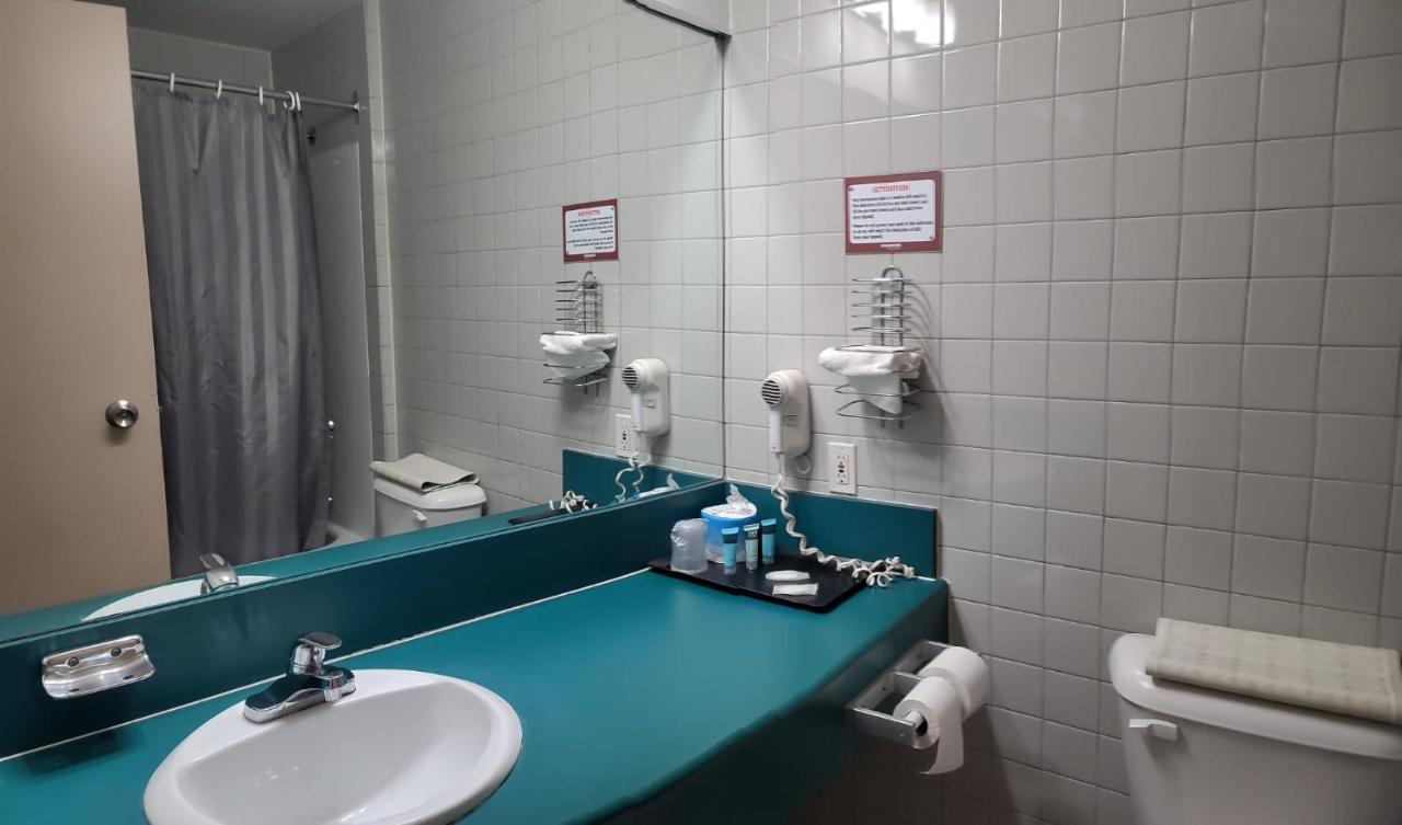 Roadking Inns Motel Calgary Zewnętrze zdjęcie