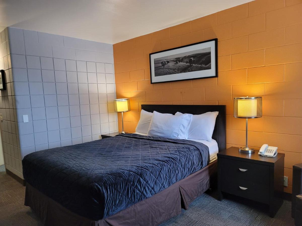 Roadking Inns Motel Calgary Zewnętrze zdjęcie